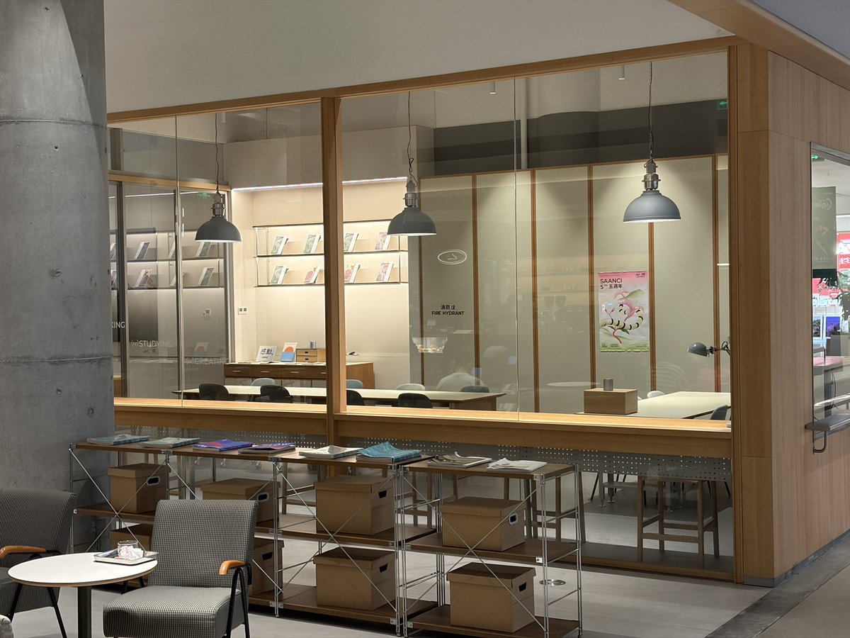 每次出门去山池工作都很高兴，简直是办公空间室内设计的优秀参考。