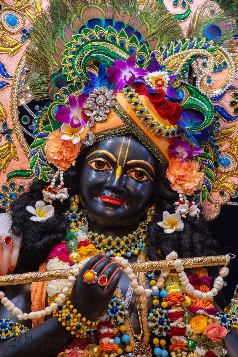 theholy_monk's tweet photo. Today's Singar Darshan
ISKCON Vrindavan.
Date: 22 April 2026 Wednesday 

🥀🍂 Krishna Balaram 🍃🍂🥀 https://t.co/LUptOvY92a