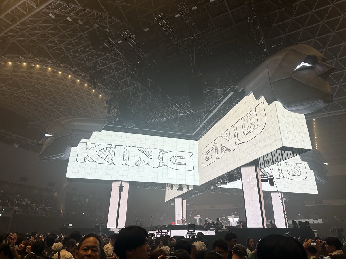 yourself0325's tweet photo. King Gnu マリンメッセ福岡
#KingGnuCENTRALTour2026 https://t.co/NPqinGsNPp