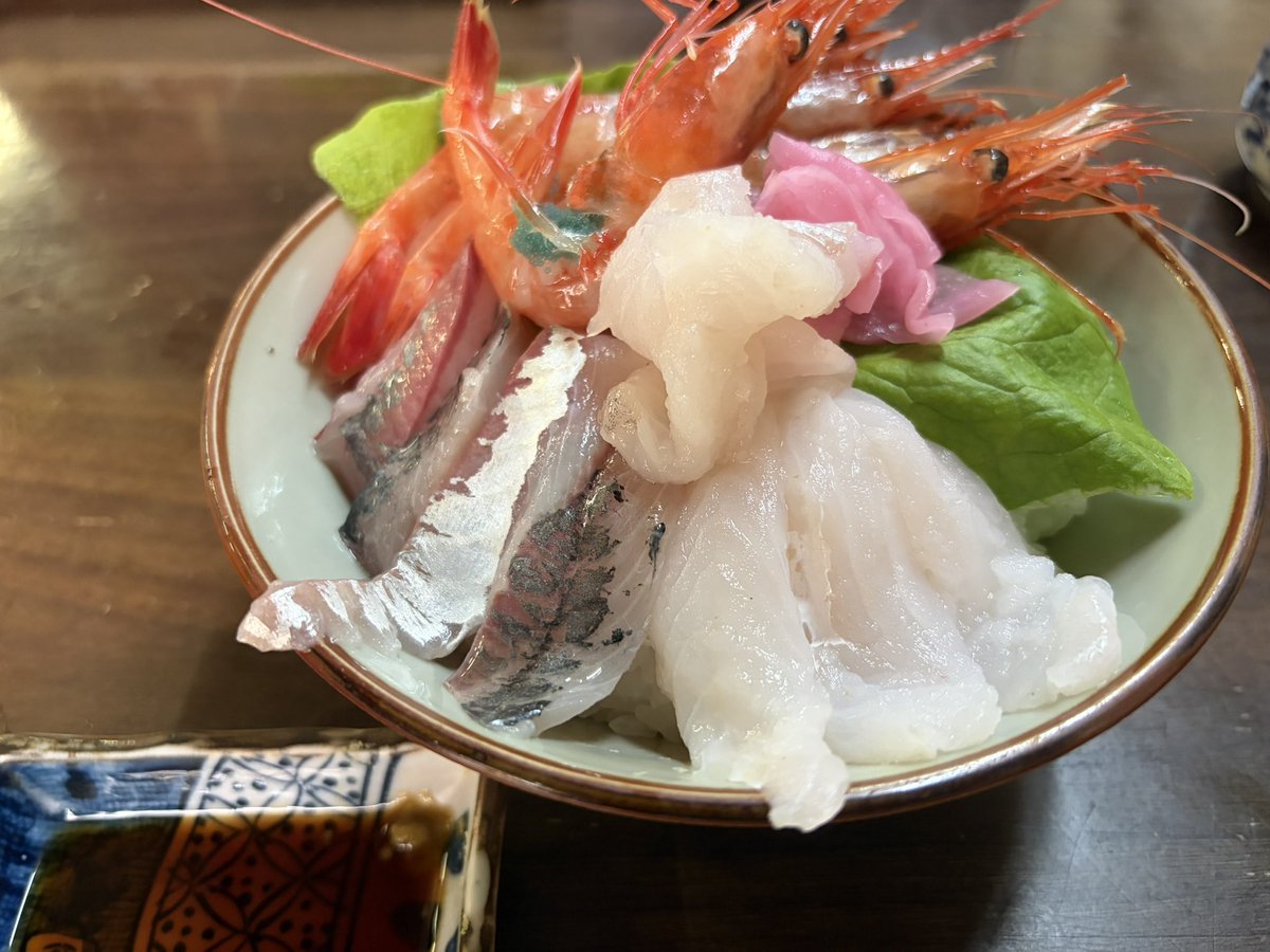 最近の主食はさつまいも🍠

旅行で食べすぎたから少しリセット

ふわふわ鶏白湯のラーメン
へぎそば
釜飯
海鮮どーん！