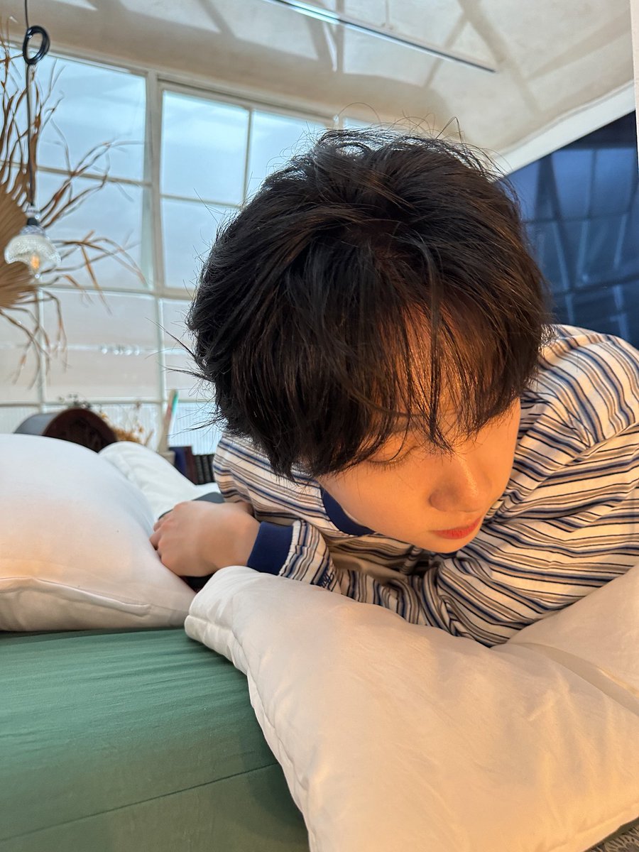 jeongsewoon_twt's tweet photo. 느리게 흐르게 · · ·

#정세운 #JeongSewoon
#LoveintheMargins https://t.co/VMv0uwhx6A