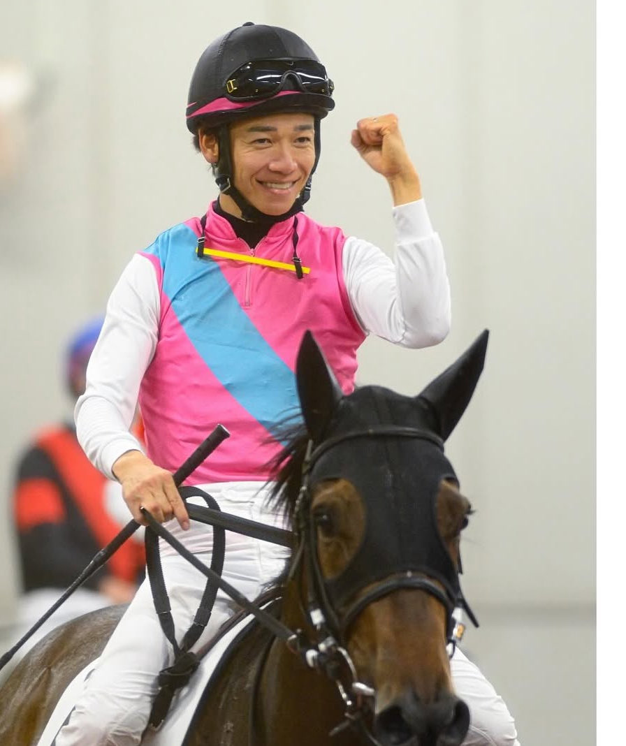 草野球する松山不弘平 tweet media