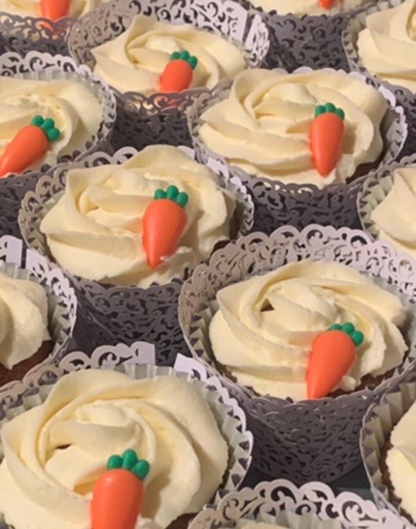 poppyscupcakes's tweet image. Anyone fancy a carrot cake cupcake?
Spiced carrot cake topped with a delicious cream cheese frosting.
Tel: 07824 705364 or DM
#firsttmaster #SweetTreats #LondonBakes #Shopindie #EarlyBiz