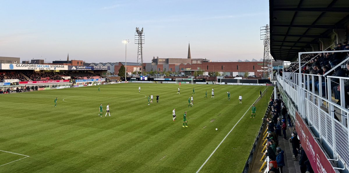 bowbrookshrew's tweet image. A huge win for the Bulls last night which keeps safety in their own hands going into Saturday’s last National League North fixture. Edgar Street, still one of the truly classic old grounds was rocking ! FT 2-1 #COYW  #OurCity #HUFC #YouWhites #UTFB #Groundhopping @HerefordFC