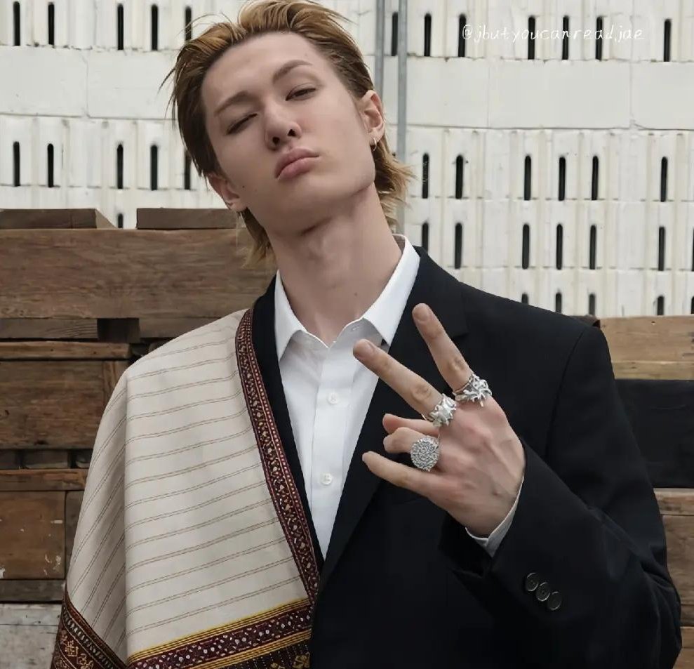 fazeline tweet media