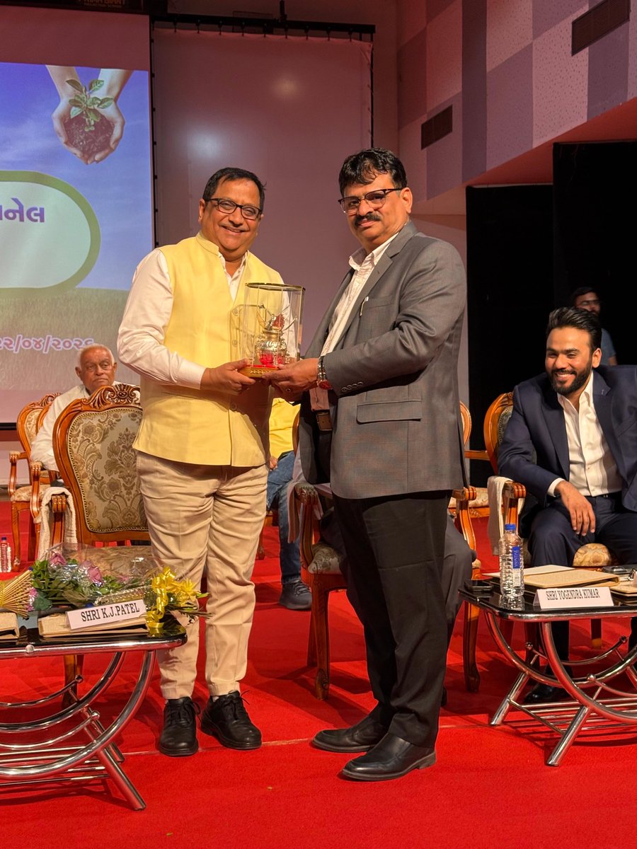Sh. Dinesh Suthar, CEO, Gujcomasol <a href="/gujcomasol/">GUJCOMASOL</a> welcomed and felicitated me during the launch program of natural fertilisers derived from natural minerals for Indian farming community.