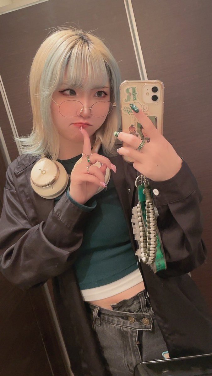 610_cos's tweet photo. ちょっと前のメガネ610置いとくね https://t.co/hCAbO4SUAw