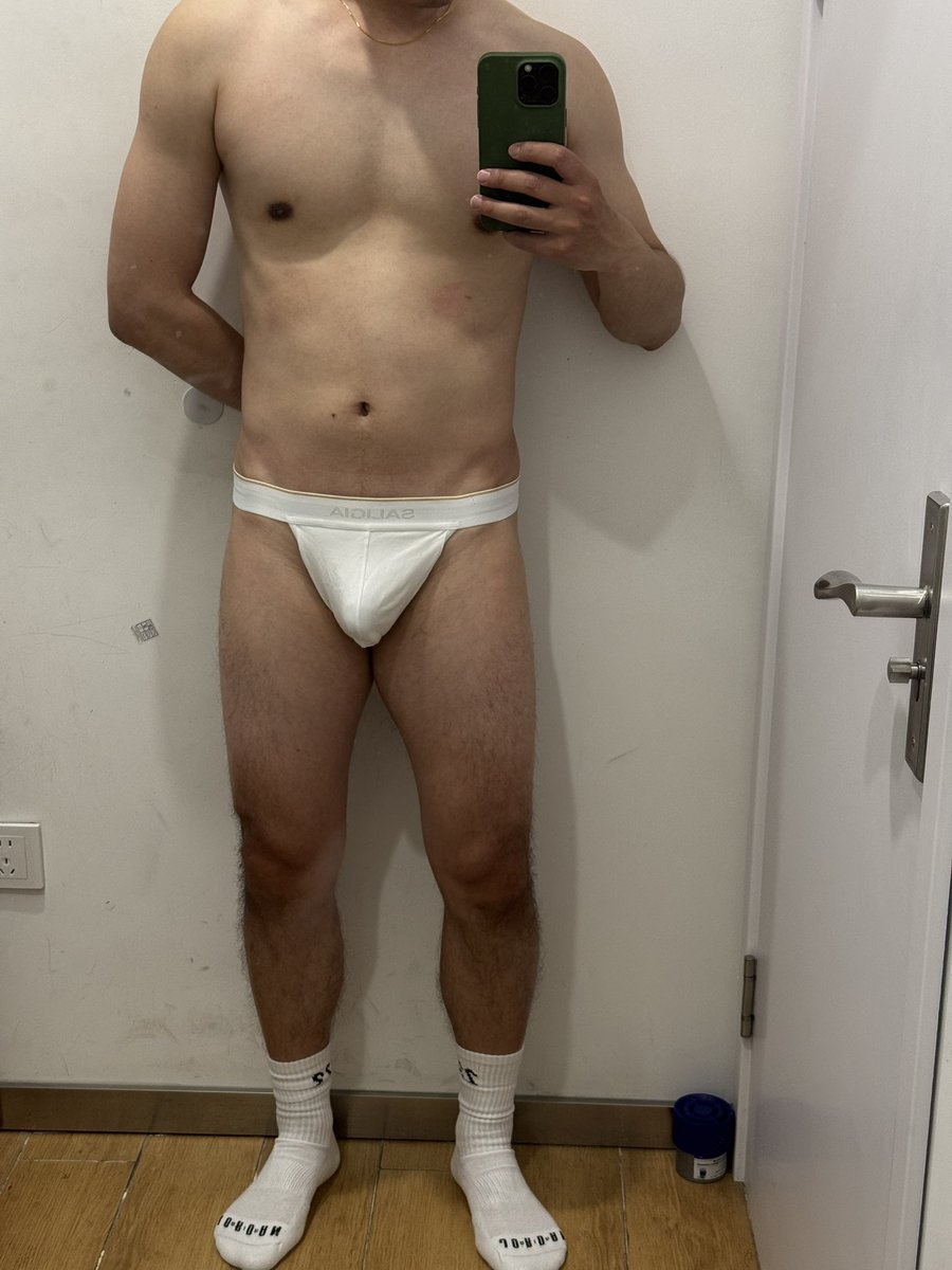 debuluoyi095 tweet media