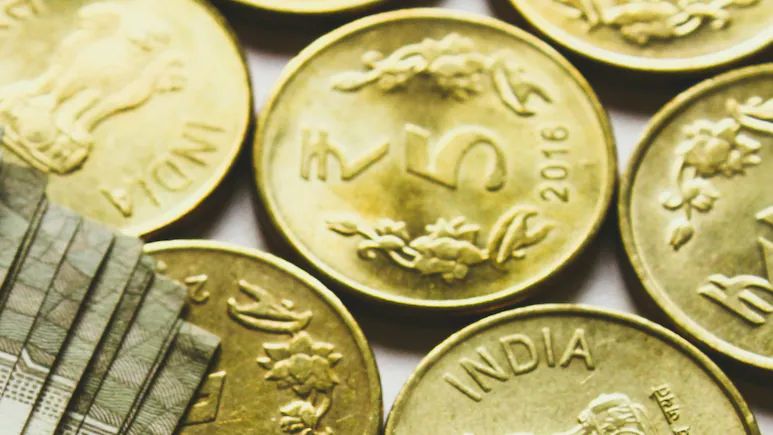 NDTVProfitAlpha's tweet photo. #Form39 will replace Form 10E from FY 2026–27, allowing taxpayers to claim relief on salary arrears and avoid higher tax liability.
#ITR 2026: What Is Form 39? Here's How To Save Tax On Salary Arrears After Resigning
https://t.co/Bl5lG50A6m https://t.co/eXiB3MddxR