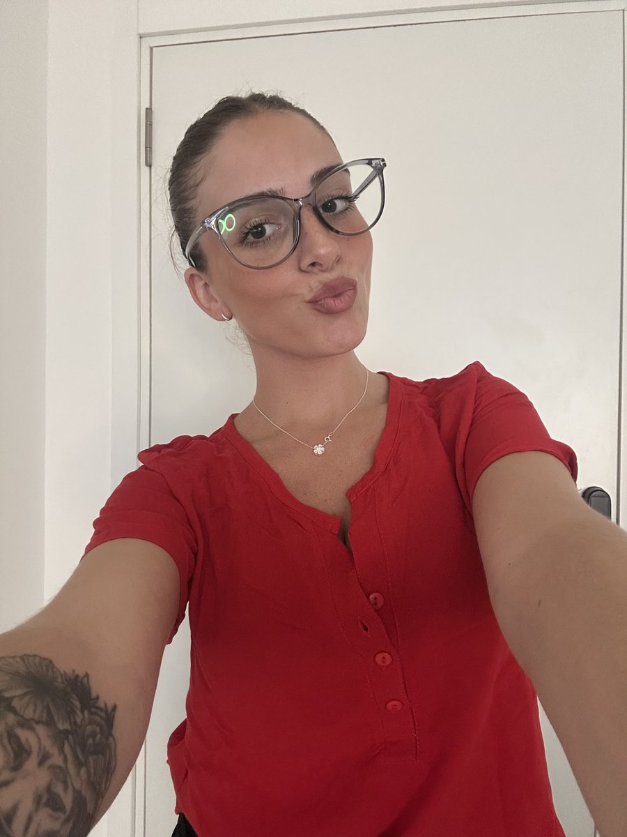 Carla la prof 📚 tweet media