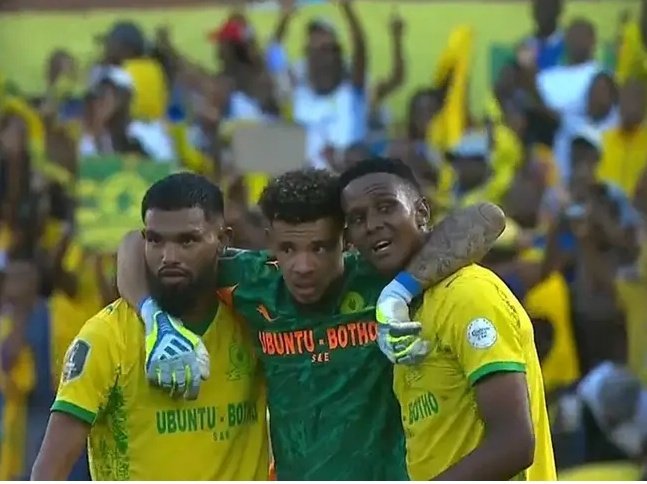 Ray_MminaTau's tweet image. CAFCL finalists. 
🫢🙌🔥🔥🔥🔥🔥🔥

A se mang le mang.....
#CAFCL 
#Sundowns 
#Bringithome