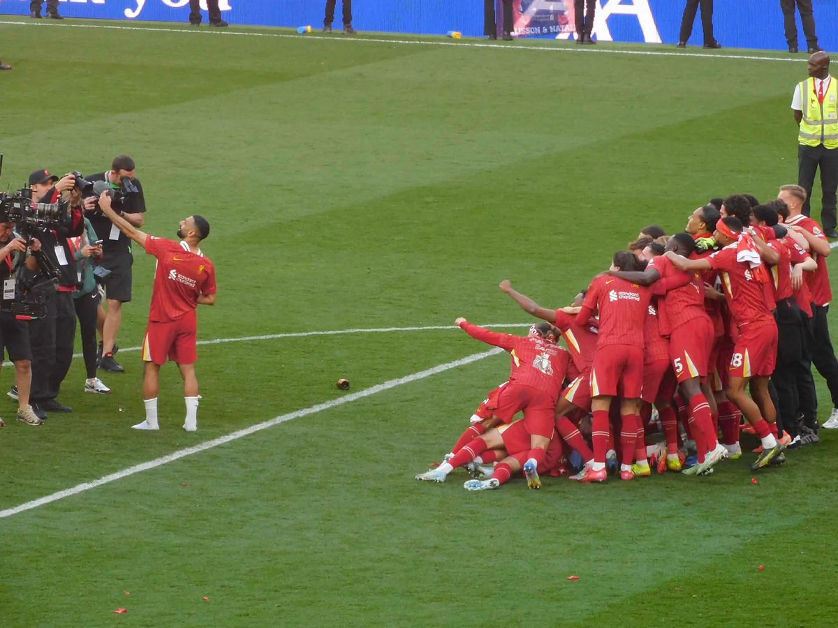 LFChistory's tweet photo. 👑 Mohamed Salah was named the PFA Player of the Year on this day in 2018, capping off a historic debut season at Anfield.
As it turned out, it was only the beginning of the great events. The Egyptian King was only at the start of a legendary journey with Liverpool FC! https://t.co/eatc720DVX