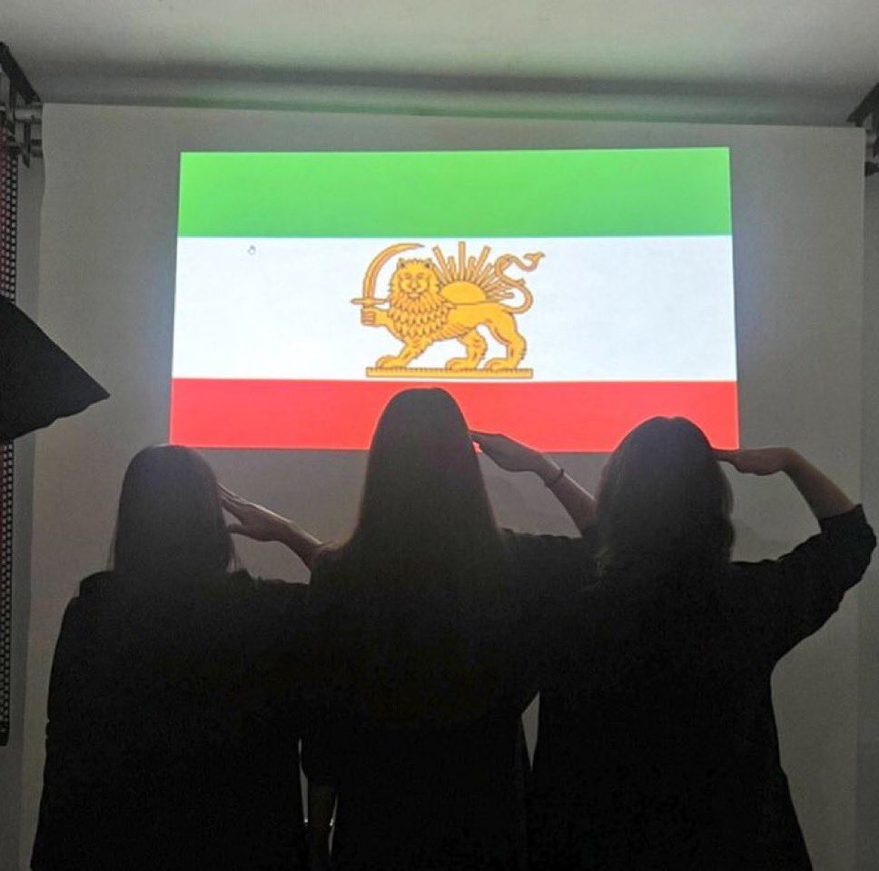 ImanOracle's tweet photo. پاینده ایران https://t.co/nQpB5Y50bE