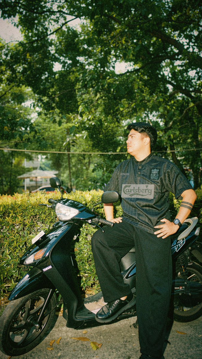 ariefprstyo29's tweet image. Blackout Liverpool jersey✖️Blackout Yamaha Mio
5TL original, minus pemakaian.
Minat? japri.
Yang liat doang juga gapapa 😎

#ootd #mio5tl #liverpooljersey #black