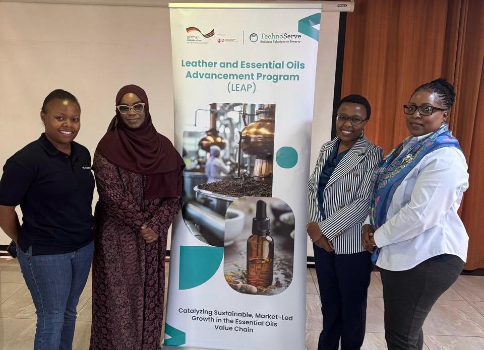 Haco_Industries's tweet image. Africa’s competitive edge is local - and we’re building it.
Our R&amp;amp;D Manager, Mary Wangere represented HACO as a panelist at the Technoserve LEAP B2B Forum, sharing how we’ve achieved 100% local sourcing of essential oils with MSMEs at the core.
#BackwardIntegration #MSMEGrowth
