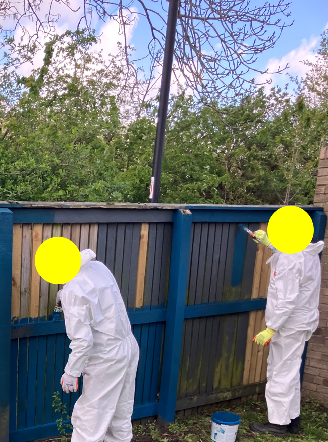 NEPS_Payback's tweet photo. Residents of Hadrian House Newcastle told our CP Supervisor that they are over the moon with the work that the Team completed this week.
People on Probation started the paint work on the benches and fence and mowed the grass around the house.
#CommunityPayback #ProbationNorthEast https://t.co/ABW8oJZ9Np