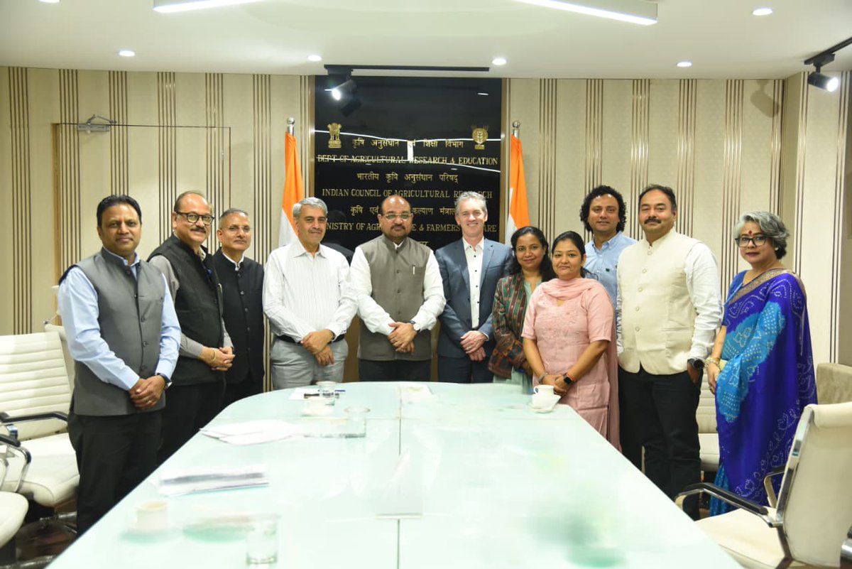ICAR &amp; IRRI strengthen collaboration on next-gen rice science. Dr. M. L. Jat emphasises coordinated efforts to drive innovation and support Viksit Bharat 2047.
#ICAR #internationalcooperation
<a href="/ChouhanShivraj/">Shivraj Singh Chouhan</a> <a href="/PIB_India/">PIB India</a> <a href="/AgriGoI/">Agriculture INDIA</a>