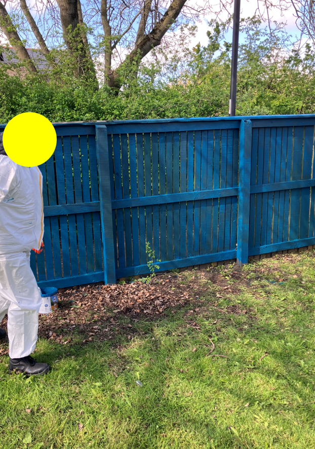 NEPS_Payback's tweet photo. Residents of Hadrian House Newcastle told our CP Supervisor that they are over the moon with the work that the Team completed this week.
People on Probation started the paint work on the benches and fence and mowed the grass around the house.
#CommunityPayback #ProbationNorthEast https://t.co/ABW8oJZ9Np
