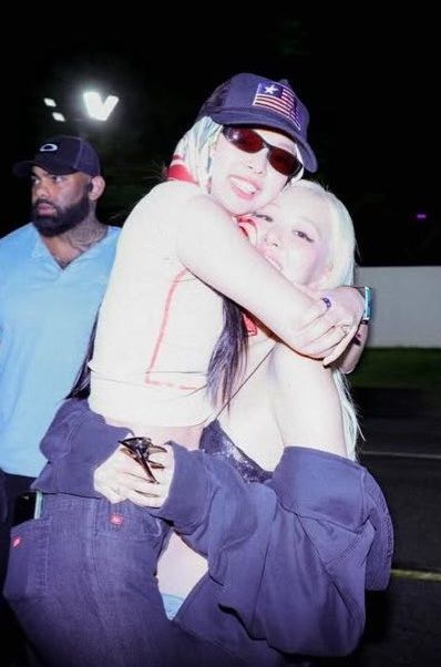 น่ารักที่สุด
#ROSÉ #LISA #JENNIE

instagram.com/p/DXbD1yNFCuy/…