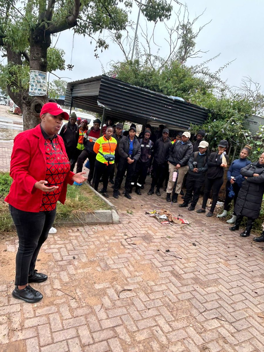 EffNorthwest's tweet photo. This morning, Mafikeng Coordinator Cllr Semphete Matsheka, held a meeting with security guards from Triforce and Tractor to address concerns around unfair labour practices. We rejected the outsourcing of workers and will continue to advocate for insourcing. #RegisterToVoteEFF https://t.co/OKD61ZKAJp
