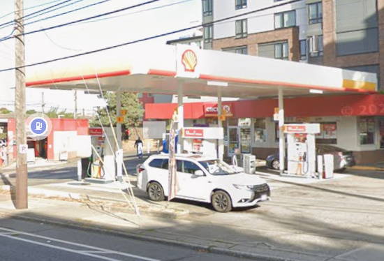 MitchSpute's tweet image. (11:24)
Per scanner:
SOV 7
823 NE 65TH ST
STABBING
Wound to forearm, knife still embedded
SPD will have Circle K video in morning
#Seattle