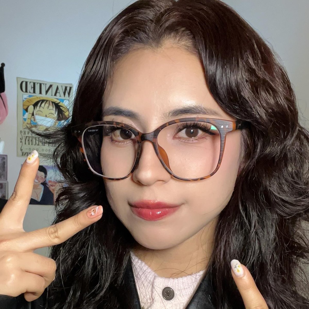 GlassesShop's tweet image. Your next favorite eyewear might not come alone, and honestly that is the best part💙💜
glassesshop.com/buy-one-get-on…
Model &amp;amp; SKU: sofia.cbeauty in FP2611 and SUP2031
Code: GSBOGO

#iglassesshop #frames #eyewear #eyewearfashion #womenglasses #girlfashion #girlswithglasses