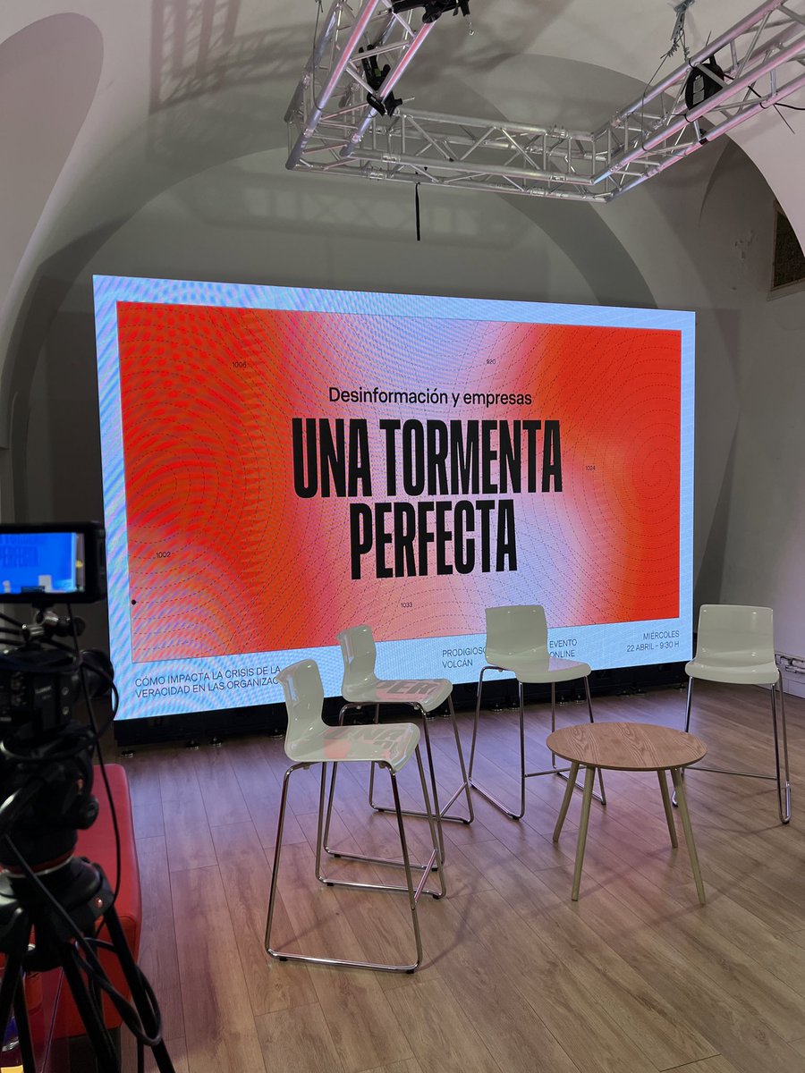 losdelvolcan's tweet photo. ¡Buenos días!🌋

En 20 minutos estaremos en directo desde nuestros estudios de Campomanes para presentar nuestro nuevo informe👇

“Desinformación y empresas: la tormenta perfecta”🌂

🔗Síguelo aquí: https://t.co/jbvnxwFLeM https://t.co/1tpw5pn9wi