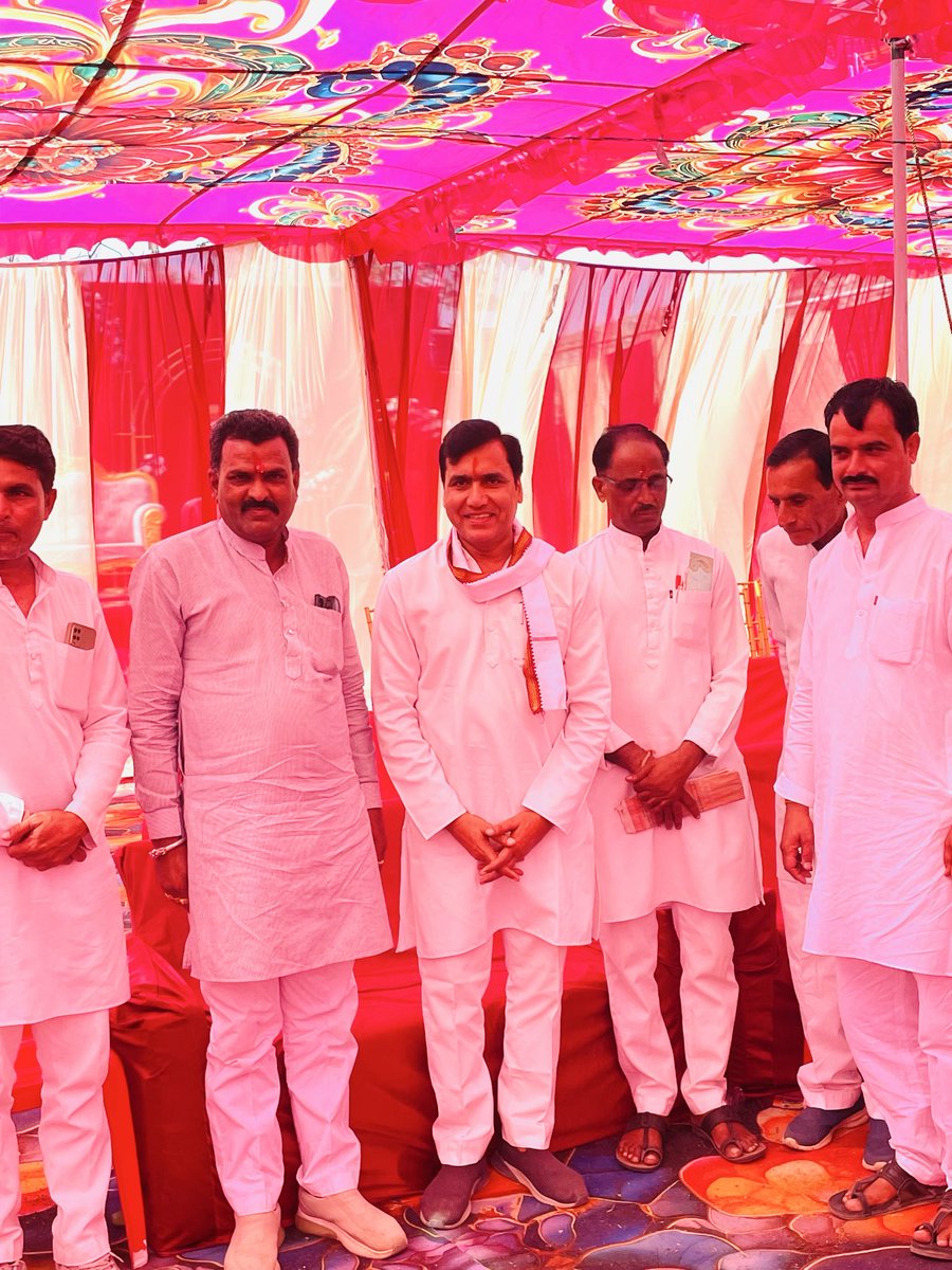आज क्षेत्र के विभिन्न विवाह समारोह में शामिल हुआ।मेरा क्षेत्र, मेरा परिवार।<a href="/INCMP/">MP Congress</a>