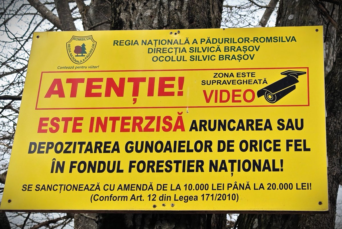 RNP_Romsilva's tweet photo. ‼️ Pădurea nu este groapă de gunoi ‼️

♻📸 Colegii noștri de la Ocolul Silvic Brașov din cadrul Direcției Silvice Brașov au instalat noi panouri de avertizare în fondul forestier, pentru a preveni aruncarea deșeurilor în păduri https://t.co/fEEvAr21rY