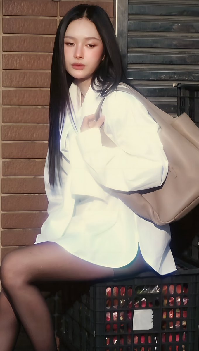 mita_kbc's tweet image. literally glowing 
Milk Pansa is born to shine 🤍

#YSLxMilkPansa #YSL 
#MilkPansa #มิ้ลค์พรรษา