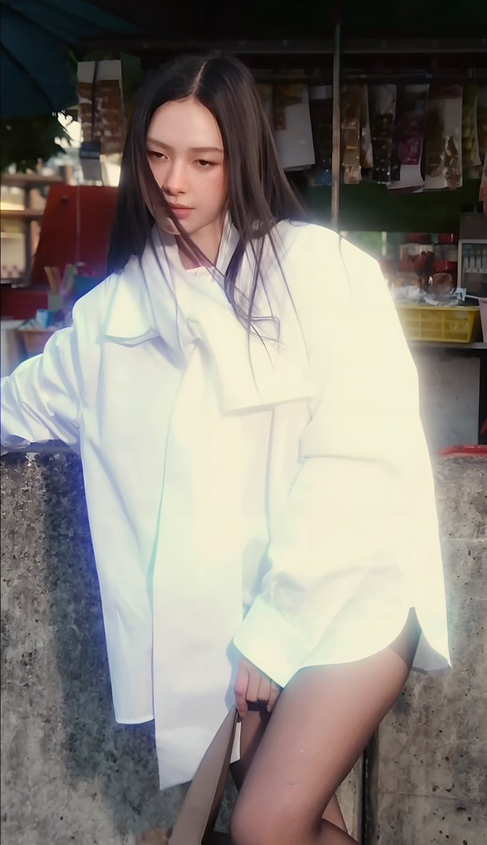 mita_kbc's tweet image. literally glowing 
Milk Pansa is born to shine 🤍

#YSLxMilkPansa #YSL 
#MilkPansa #มิ้ลค์พรรษา