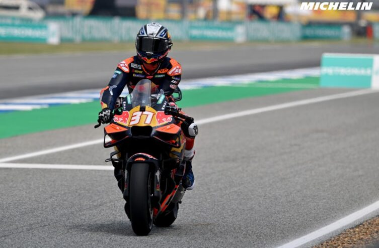 TVDirectfr's tweet photo. 🇳🇱 Assen, la “Cathédrale de la vitesse”, accueille le MotoGP pour un GP des Pays-Bas spectaculaire !

#MotoGP #DutchGP #Assen #MotoGP2026 #GPAssen #Motorsport #Moto https://t.co/R2YhqwIjmz