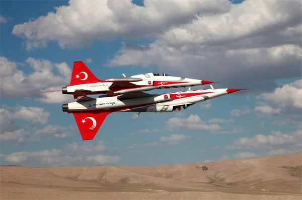 bosunatiklama's tweet image. Türk Yıldızları, yıllar sonra efsanevi 7'li uçuşunu 23 Nisan'da Çanakkale'de gerçekleştirecek.