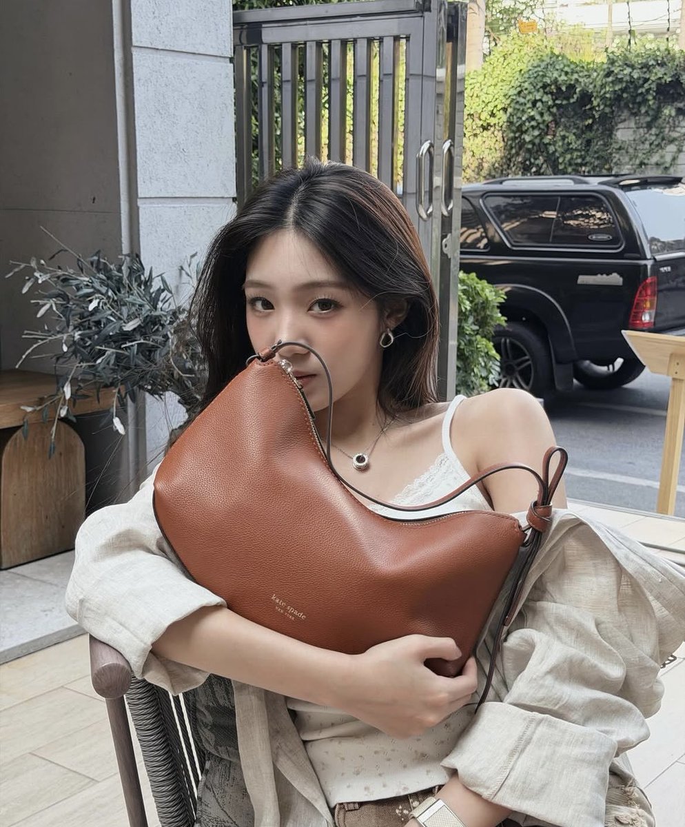 ‎‏ً tweet media