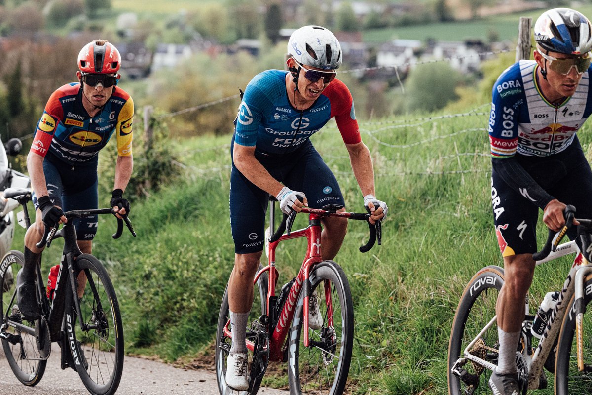 WilierTriestina's tweet image. At the #AmstelGoldRace 2026, Groupama-FDJ United delivered a strong #performance.

Romain Grégoire attacked with 45 km to go and fought until the end, finishing 4th. Ewen Costiou finished 9th.