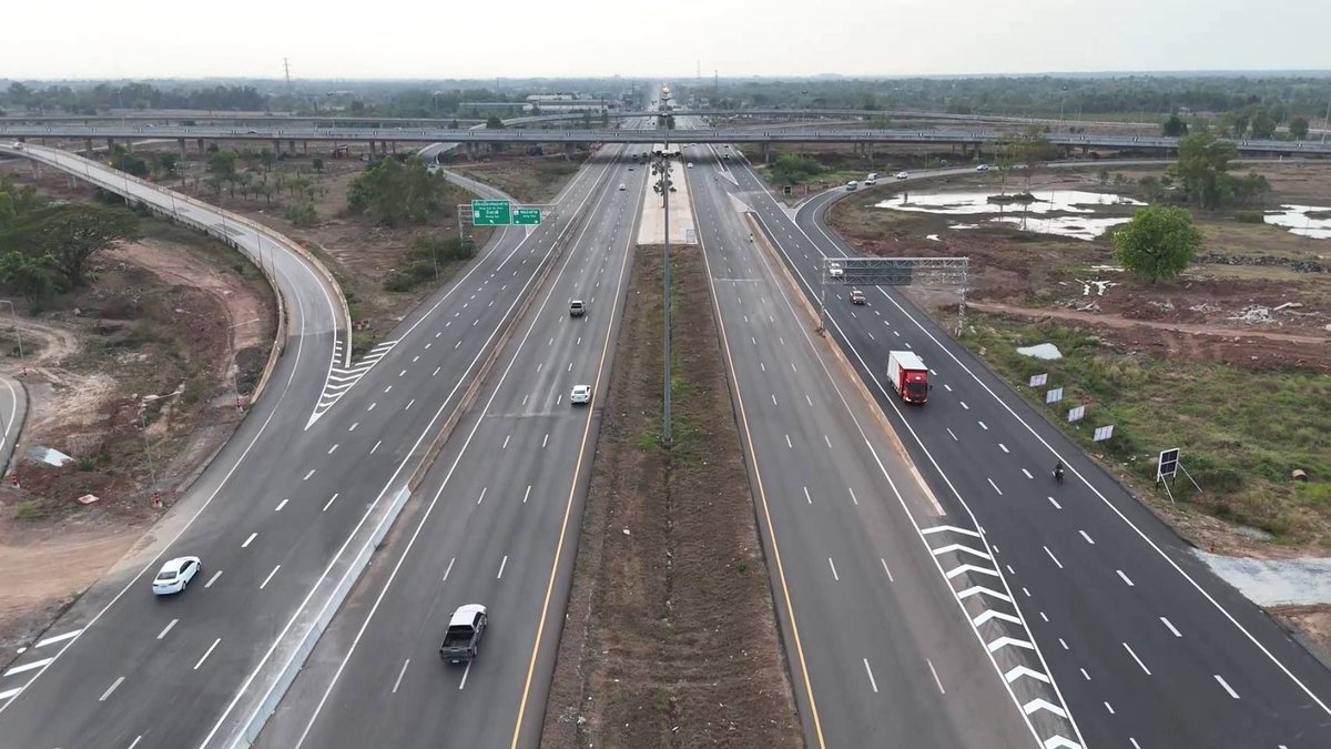 around_newsFM97's tweet image. 🌍 กรมทางหลวงเปิดวิ่ง "ทางเลี่ยงเมืองหนองคาย (ด้านตะวันออก)" 21.8 กม. เต็มรูปแบบ หนุนโลจิสติกส์ไทย – สปป.ลาว #กรมทางหลวง #DOH
➡️facebook.com/share/p/1ETKS4…