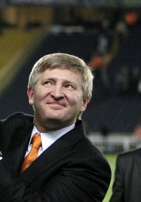 Riez bien : le milliardaire ukrainien Rinat Akhmetov, s’offre le bien le plus cher du monde pendant que Macron balance des milliards au “gouvernement le plus corrompu”. Et les français  ? On serre la ceinture.