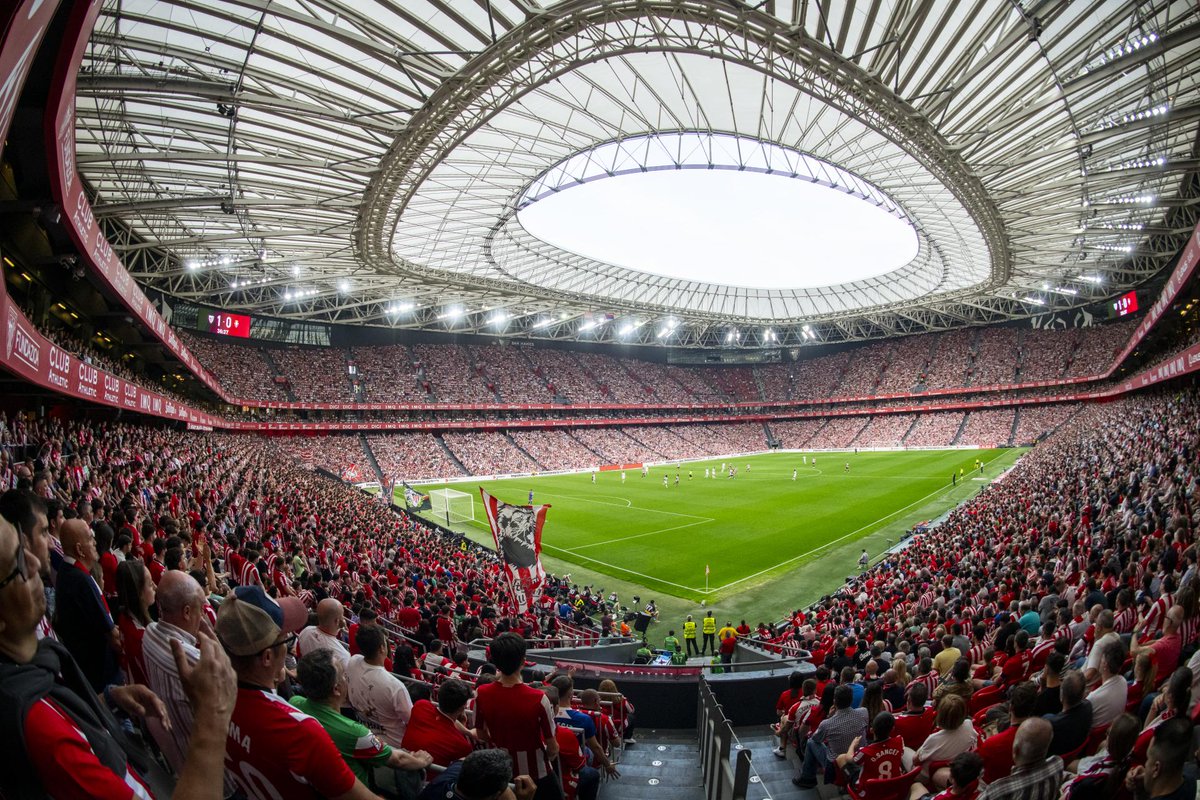 KBAthleticClub's tweet photo. Triunfo de oro en San Mamés (1-0).

El Athletic se adelantó con Guruzeta y supo sufrir hasta el final. Unai Simón fue decisivo con un penalti parado y varias intervenciones para lograr la victoria.

Tres puntos vitales para tomar aire y mirar hacia arriba.

#AupaAthletic https://t.co/qecx18gjDd