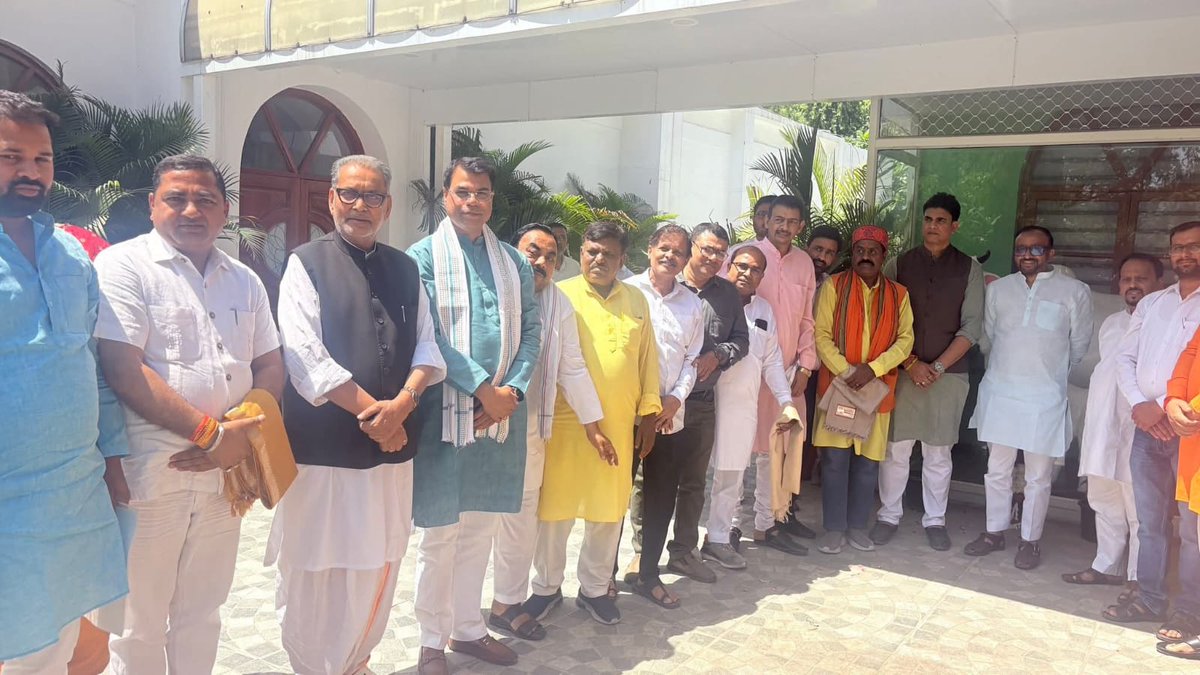 आज वरिष्ठ भाजपा नेता, पूर्व केंद्रीय मंत्री एवं लोकप्रिय सांसद आदरणीय श्री राधामोहन सिंह जी के दिल्ली स्थित आवास पर बिहार यशस्वी मुख्यमंत्री आदरणीय श्री सम्राट चौधरी जी से पूर्वांचल मोर्चा के साथियों के साथ स्नेहिल भेंट कर अभिनन्दन एवं स्वागत किया। 

बिहार में प्रथम बार भाजपा के