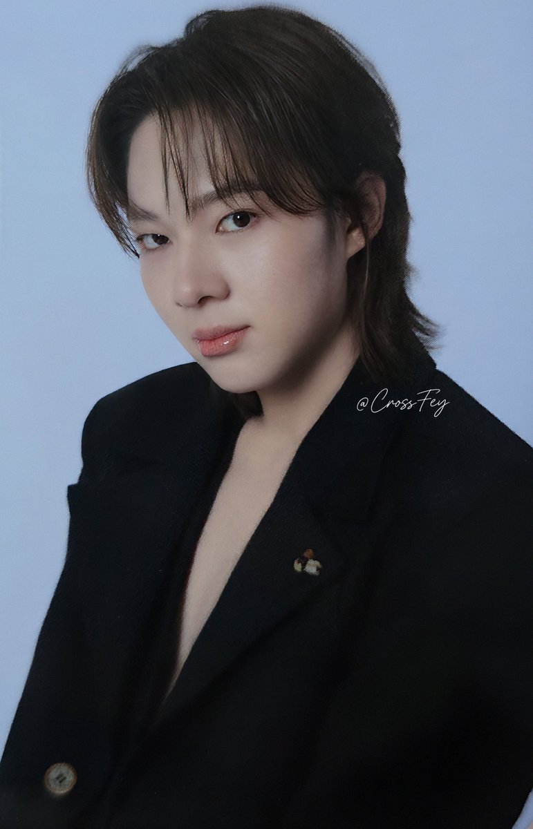 fey_cross tweet media