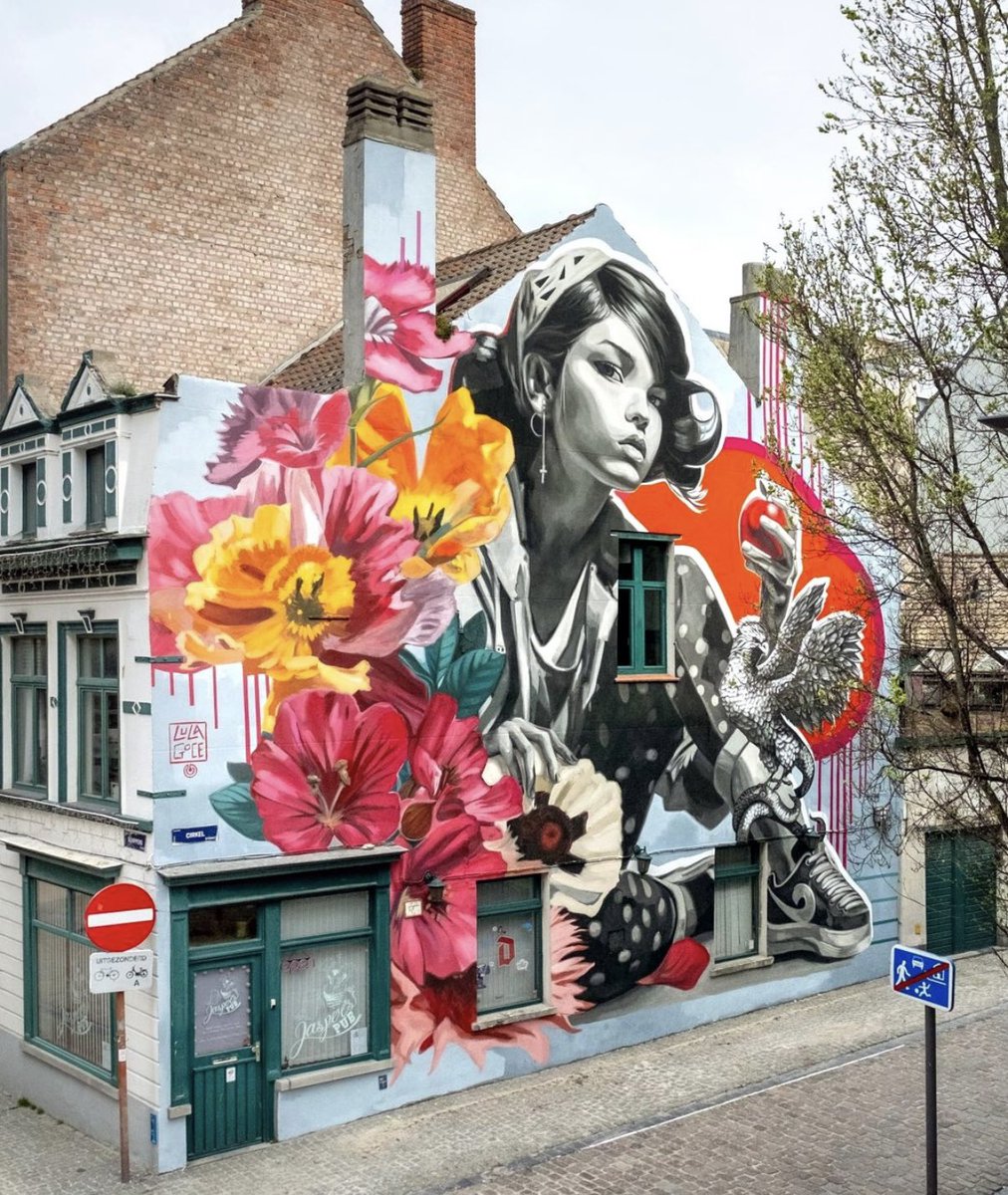 Ginger_ajm's tweet image. “What Happens 
     When Walls Can Talk”

StreetArt by Lula Goce
In Ostend #Belgium