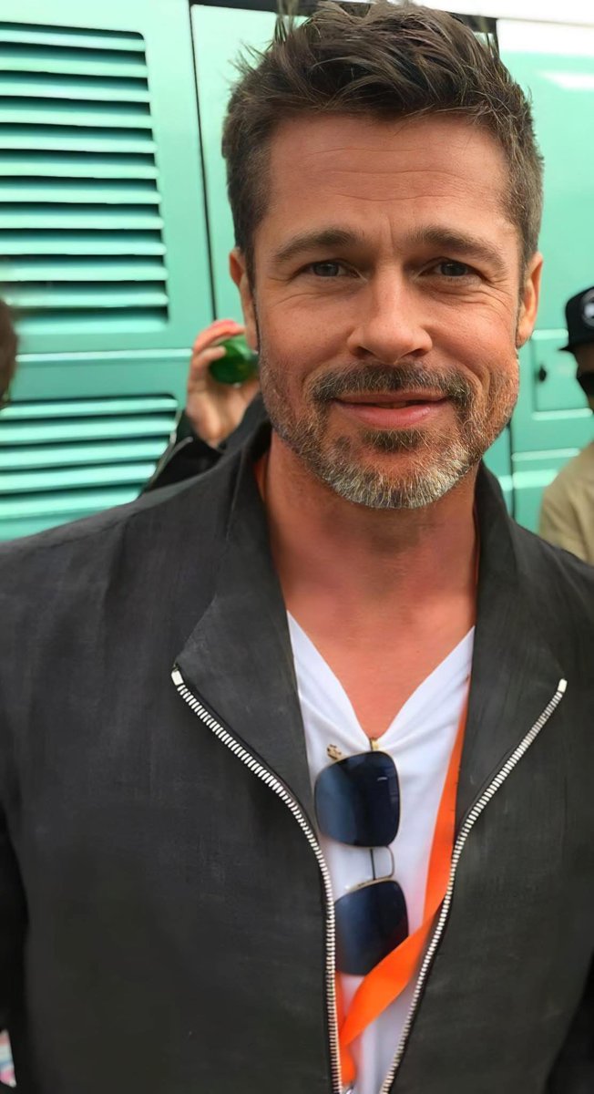 FriendsBrad's tweet photo. Brad Pitt
😎 https://t.co/slv5jY8jmd