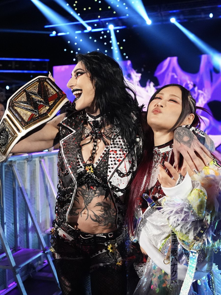 新WWE女子王者マミー😈＆イヨ様👏 RHIYO FOREVER