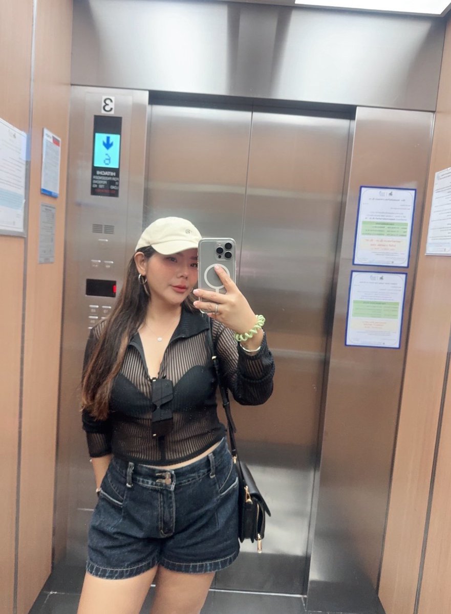 Lady masseuse tweet media