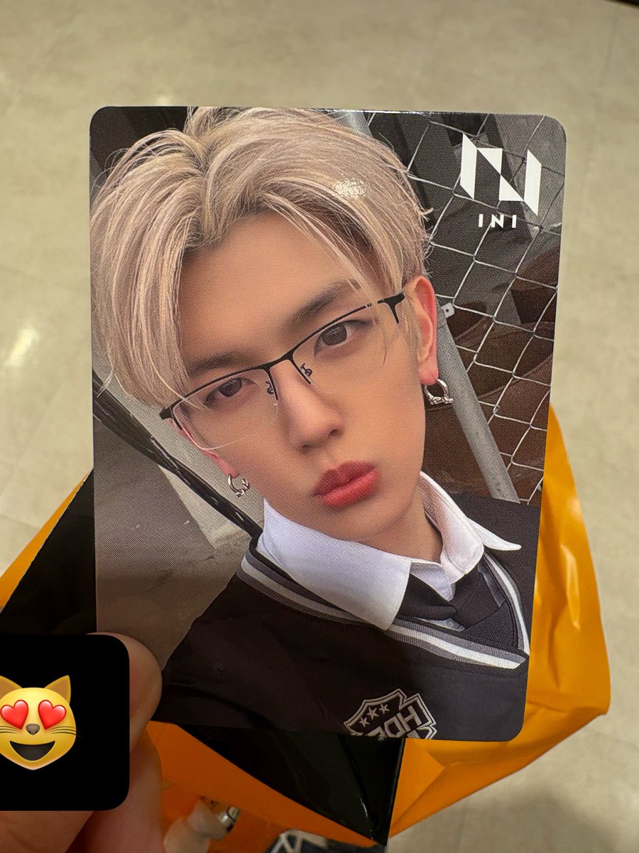 いしむら tweet media