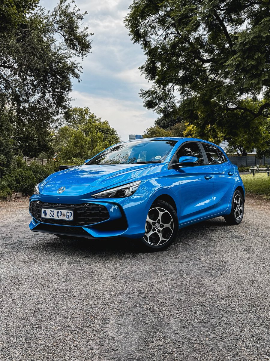 khuleonwheels's tweet image. Today we welcome the MG3, the budget hatch that shows up with more vibes than performance, and honestly, it owns that. It gets refreshed styling, a bold grille, and enough colour options to feel younger than your typical entry-level… #MGMotorSA #MG3 #KOWGarage