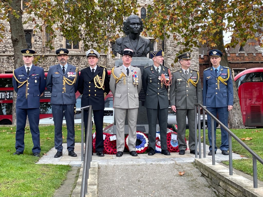 DrHelenFry's tweet image. A photograph I took on my phone in 2022, of the incredibly moving scenes at the SOE memorial in London.
#LestWeForget