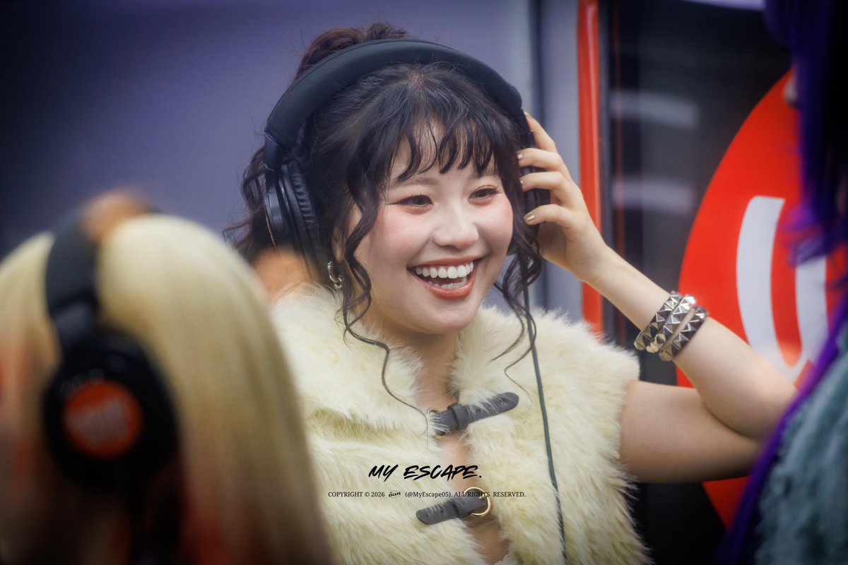 𝒎𝒚 𝒆𝒔𝒄𝒂𝒑𝒆 tweet media