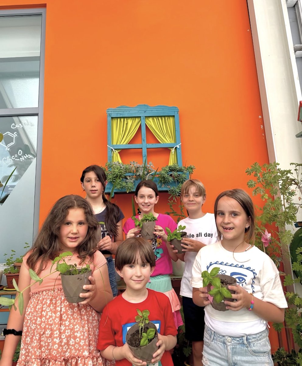 WVAlbania's tweet image. 🌍 Happy Earth Day! 🌱
Caring for our planet starts from an early age.
Through our programmes, children learn to plant, nurture nature and value sustainability 🌿
We invest in education to grow a greener future.

#EarthDay #Sustainability #ClimateAction

@WVMEERO