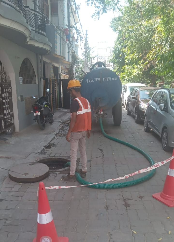 Simran_Jhaa's tweet image. Work regarding the sewer-related issue is being carried out by the @suez team. The company took prompt action upon receiving the complaint. It was a very positive experience.
#customersatisfaction #lucknow #ocop
@NagarVikas_UP @jalkal_lko